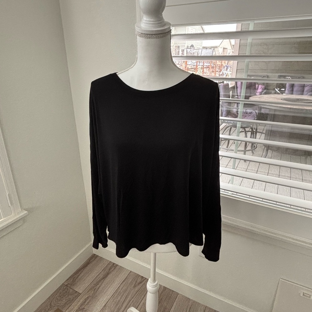 Old Navy Black Long Sleeve Women's Top